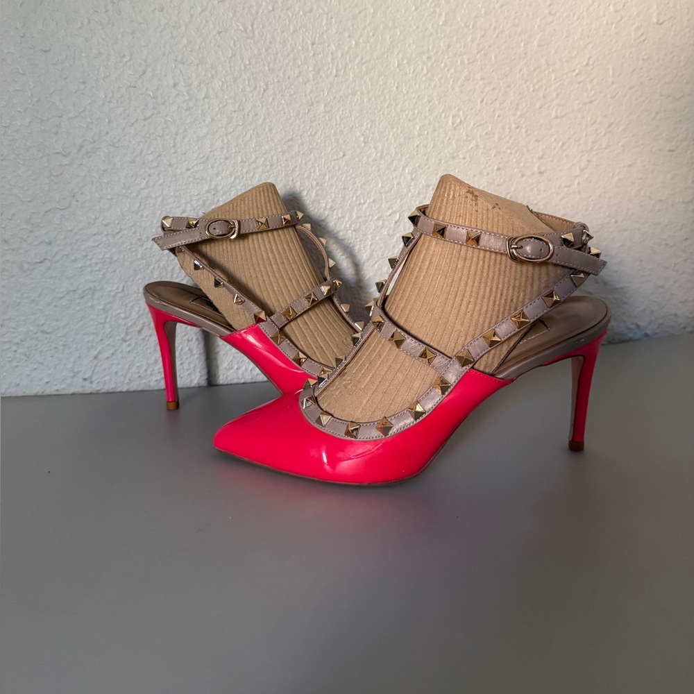 Valentino Hot Pink Patent Leather Rockstud Ankle Strap Pointed Toe Sandals Heels - Picture 12 of 16